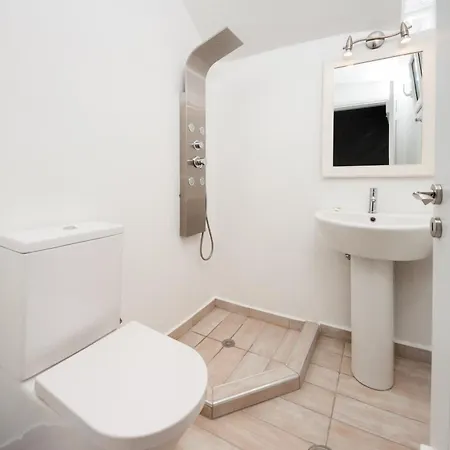 Depis Place And Apartman *