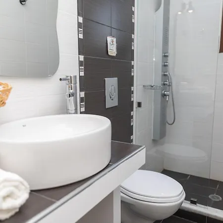 Apartment Depis Place And