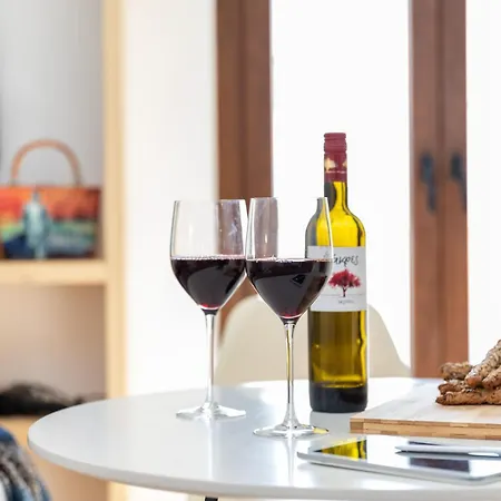 Daire Depis Place And *